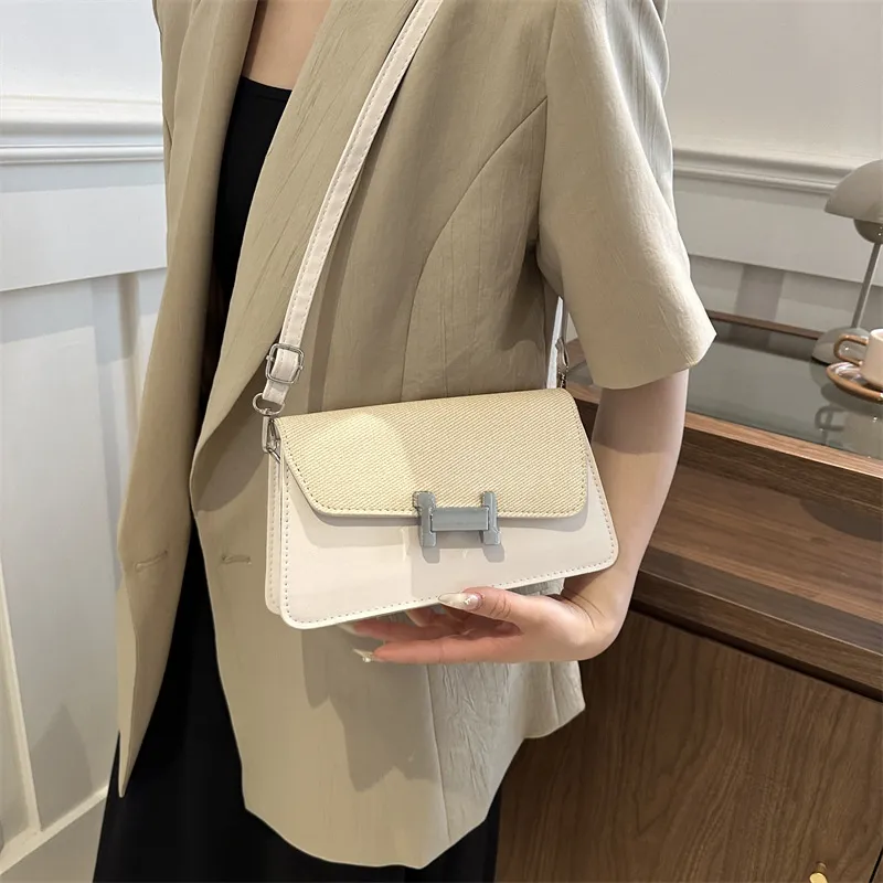 Women Fashion Flap Lock Crossbody Bag PU Street Trend Medium