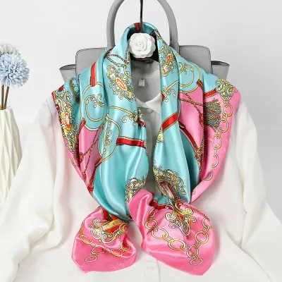 Women's Simple Chain Printed Polyester Square Scarf 90x90cm