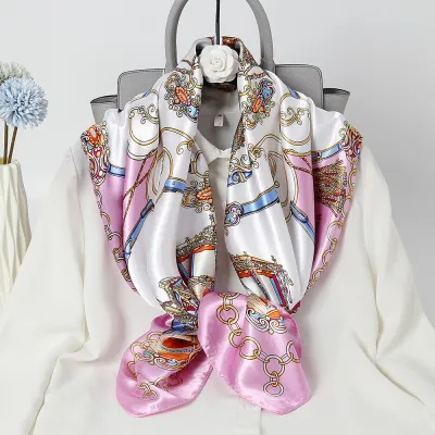 Women's Simple Chain Printed Polyester Square Scarf 90x90cm