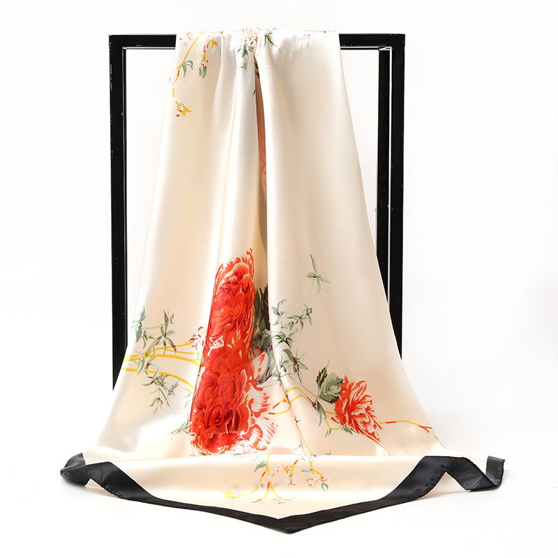 ◇DAKS◇ [SILK100%] Beige chain pattern square silk scarf DC Vintage Daks Of London Silk Scarf 32