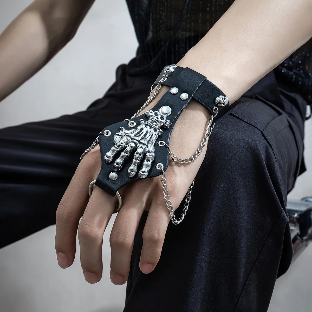 Men Fashion Casual Vintage Gothic Rivet Skull Bracelet
