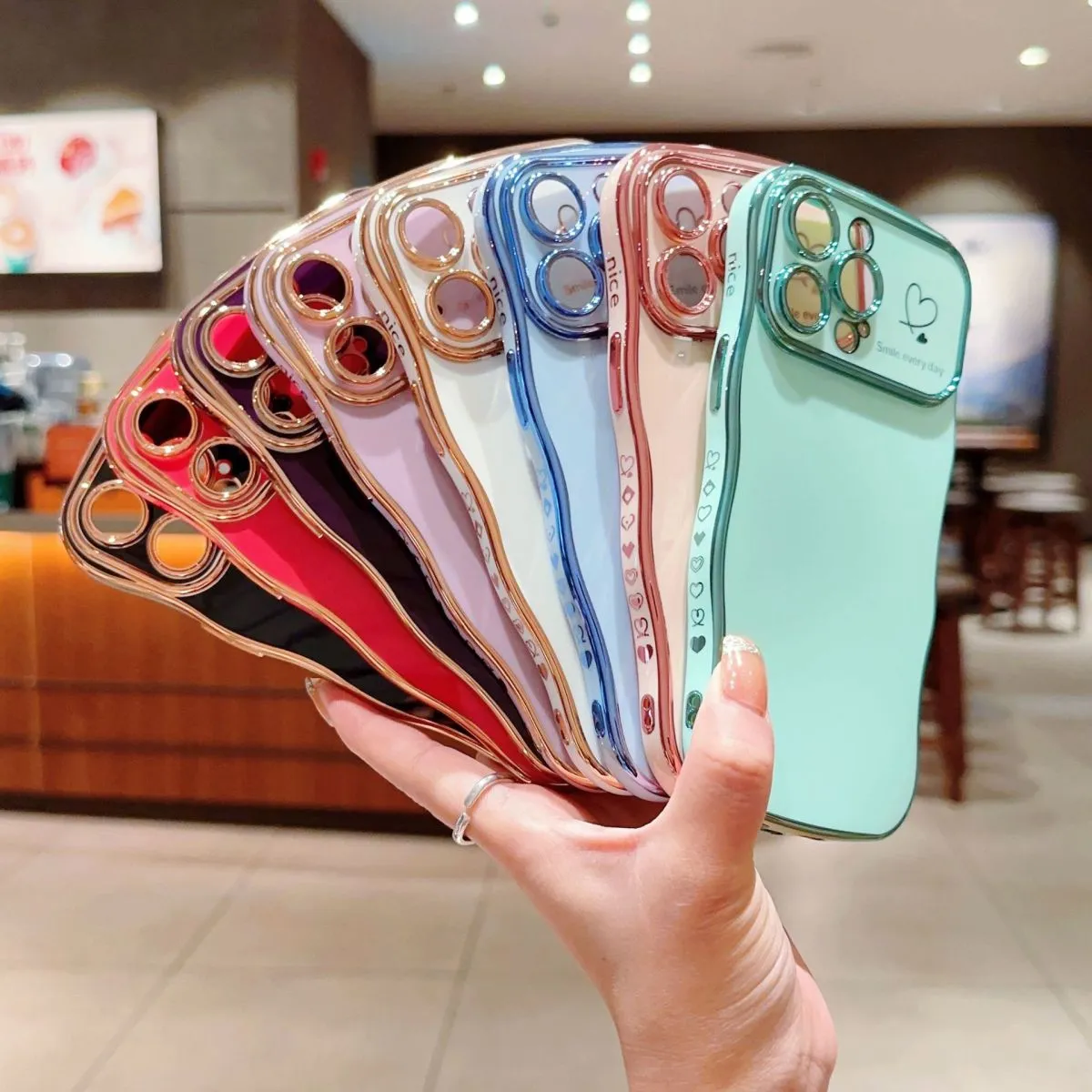 Women Fashion Electroplated Heart-Shaped Large Window Wavy Edge Apple Phone Case