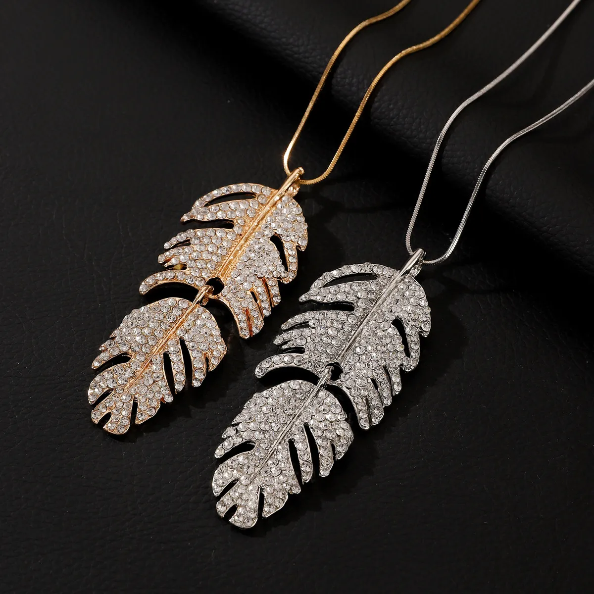 Women Simple Fashion Feather Leaf Rhinestone Pendant Necklace