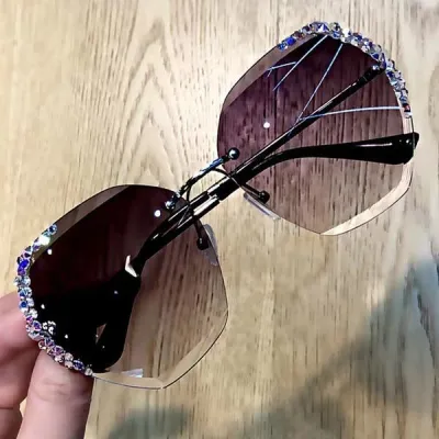 Women Fashion Frameless Polygon Sunglasses