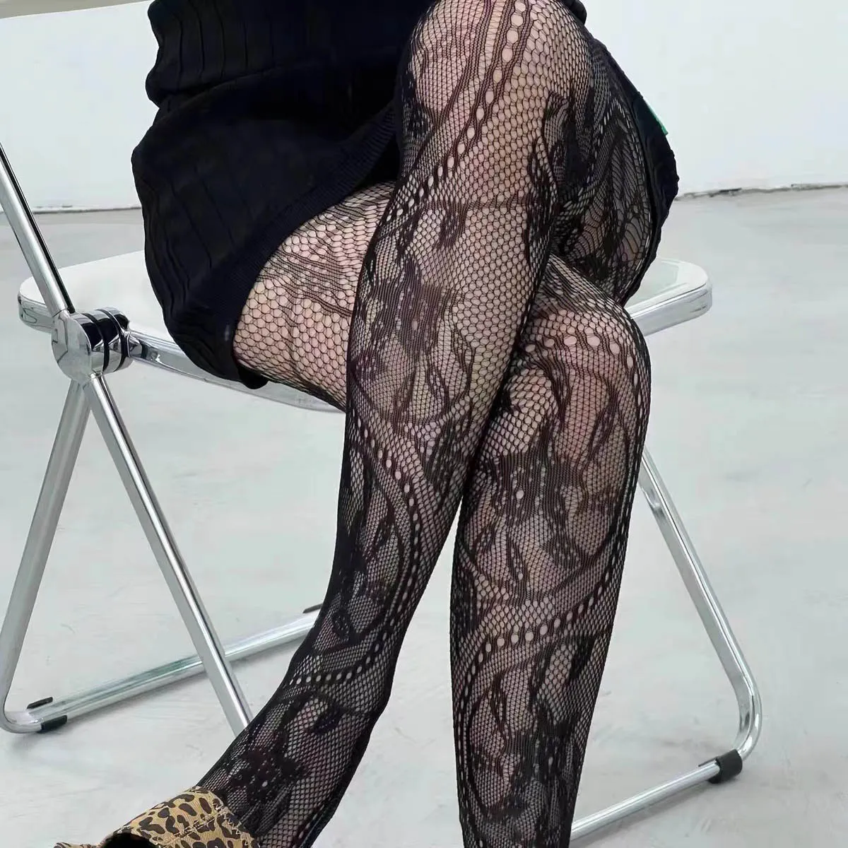 Women Fashion Sexy Lace Hollow Floral Jacquard Fishnet Socks