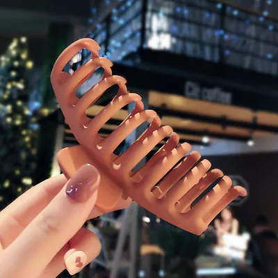 Women Fashion Solid Color Large Hair Plastic Claws