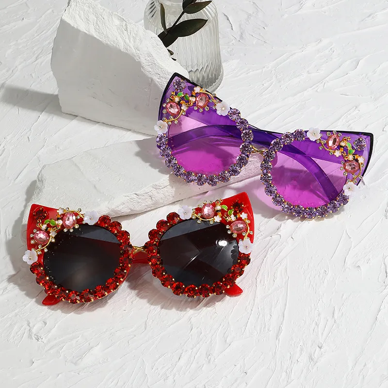 Women Fashion Diamond Eye Cat Sunglasses PC Frame