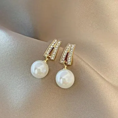 Elegant Rhinestone Pearl Geometric Earrings