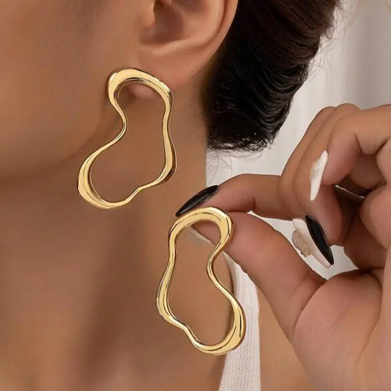 Women Fashion Simple Irregular Line Metal Earrings