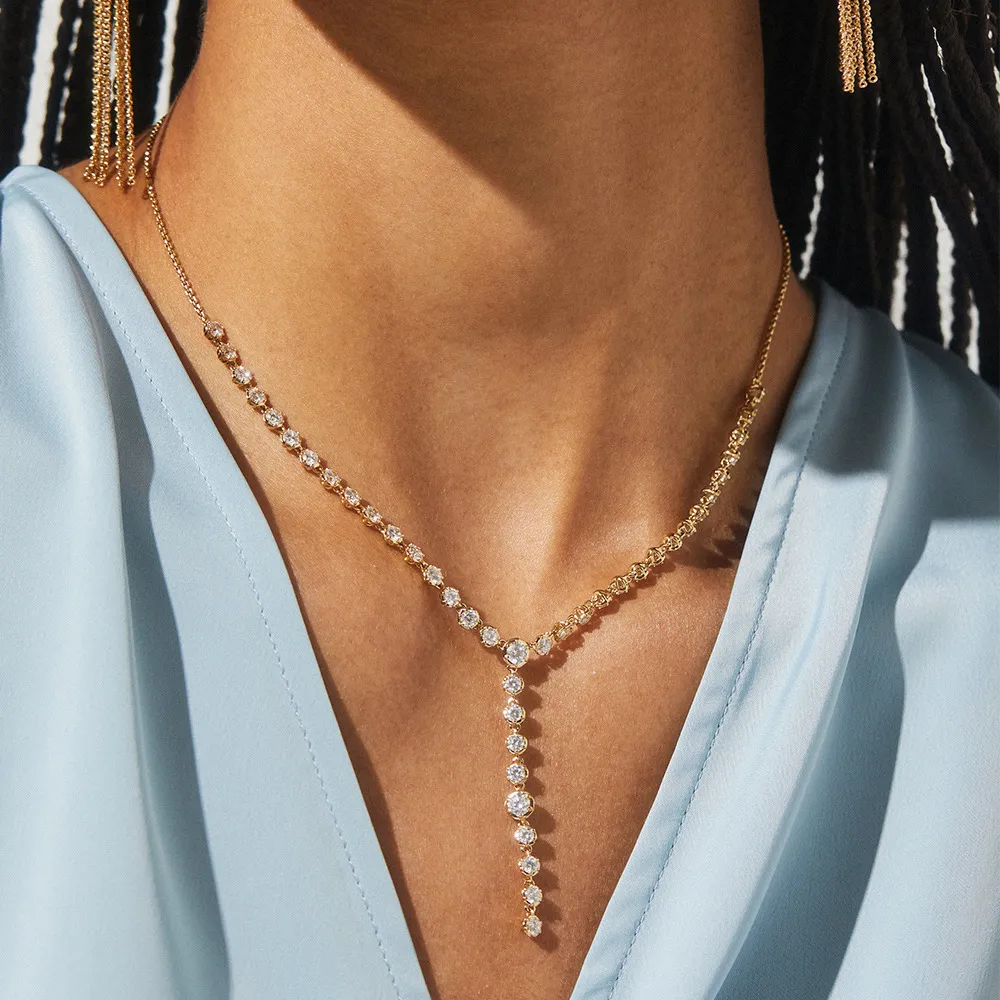 Women Fashion Simple Crystal Diamond Necklace with Twist Chain