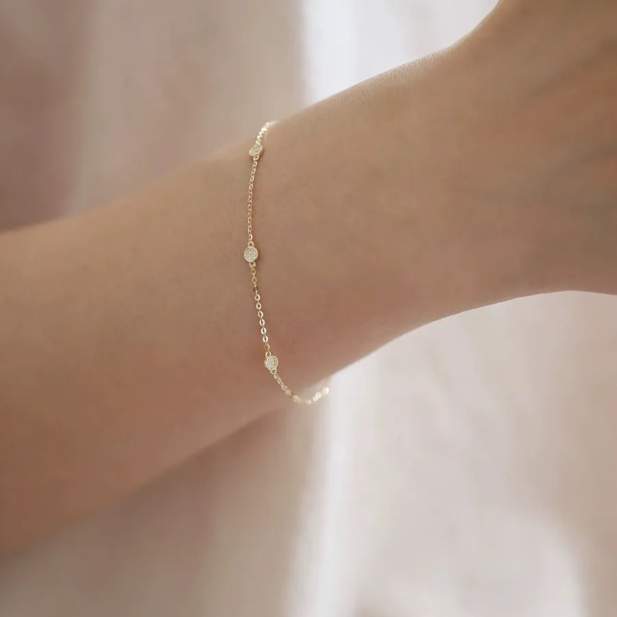 Women's Simple Sterling Silver Zircon Small Disc Bracelet