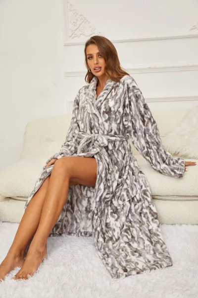 Women's Casual Rainbow Star Python Print Flannel Long Sleeve Nightgown