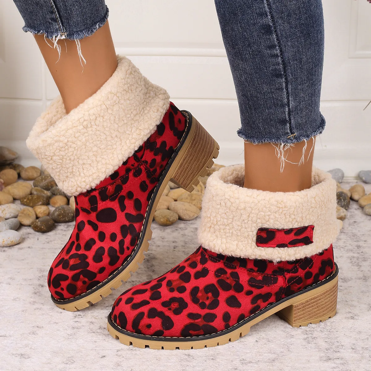 Women's Fashionable Plus Size Leopard Printed Fleece-Lined Snow Boots