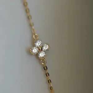Women's Simple Sterling Silver Four-Petal Flower Rhinestone Bracelet