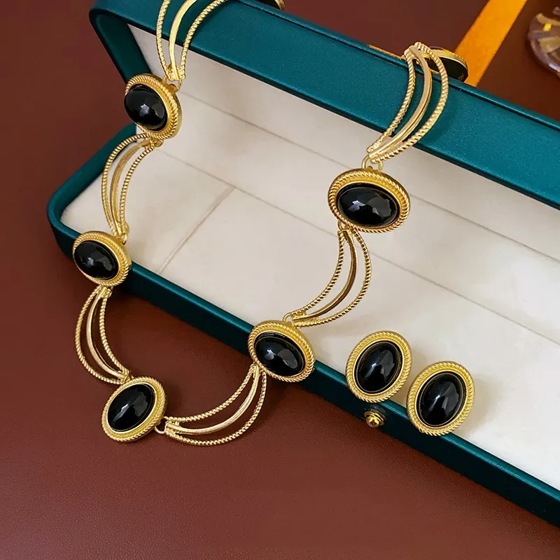 Vintage Black Oval Metal Stud Earrings Necklace Set