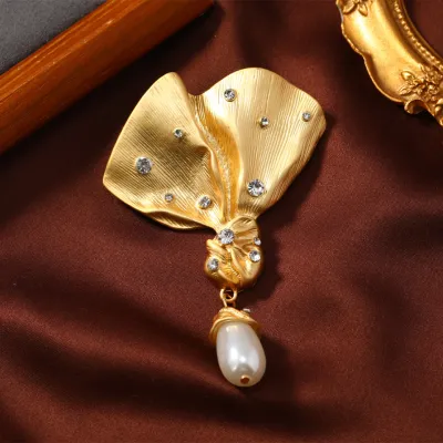 Creative Baroque Bow Pearl Brooch Retro Vintage