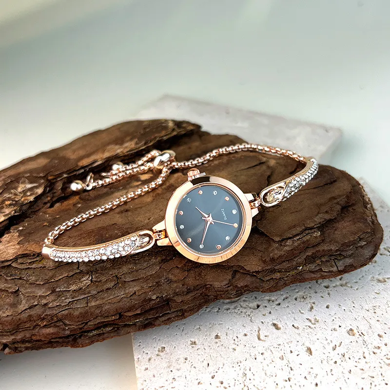 Women's Fashion Casual Rhinestone Alloy Bracelet Watch