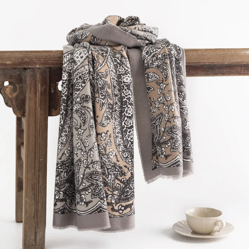 Women Retro Ethnic Color Matching Printed Long Scarf