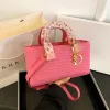Horizontal Pink