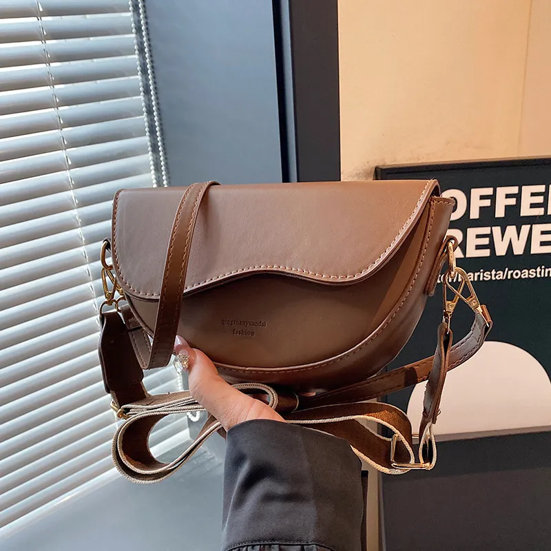 Vintage Solid Flap PU Saddle Shoulder Bag with Single Strap