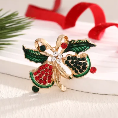 Christmas Fashion Enameled Alloy Metal Brooch Small Fresh Sweet