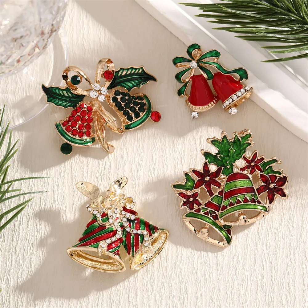 Christmas Fashion Enameled Alloy Metal Brooch Small Fresh Sweet