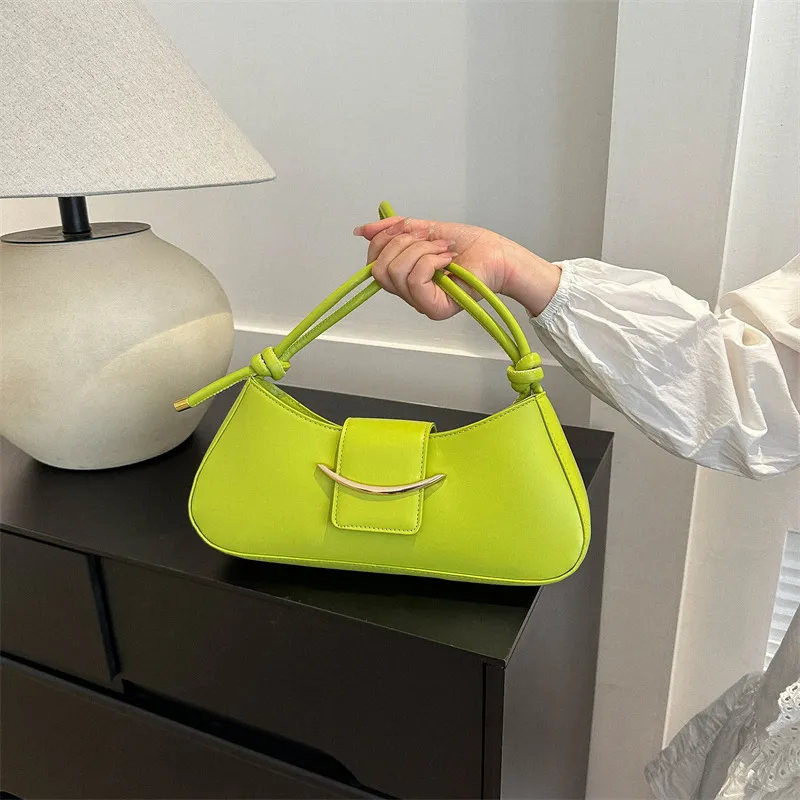 Fashion Solid Pillow Shape PU Shoulder Underarm Bag with Zipper Medium Hardness