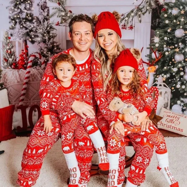 Christmas Family Snowflake Printed Pajamas Long Sleeve Round Neck Set for Men Women