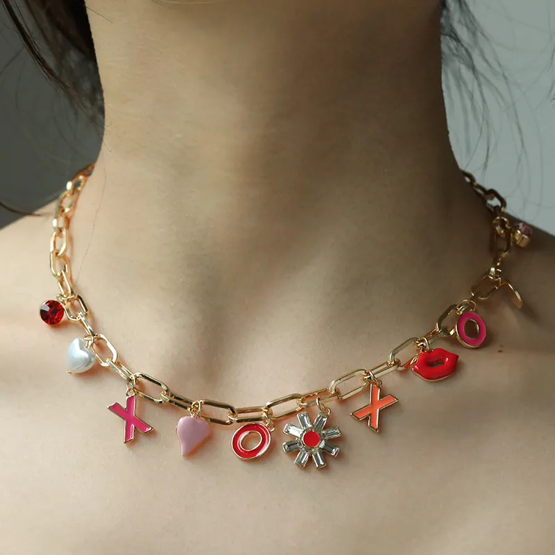 Women Valentine Day Fashion Floral Heart Pendant Necklace in Zinc Alloy
