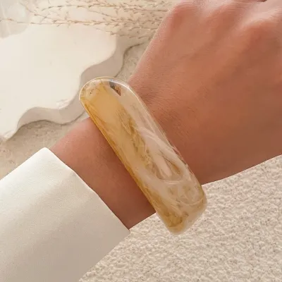 Women Exaggerated Irregular Translucent Acrylic Bracelet