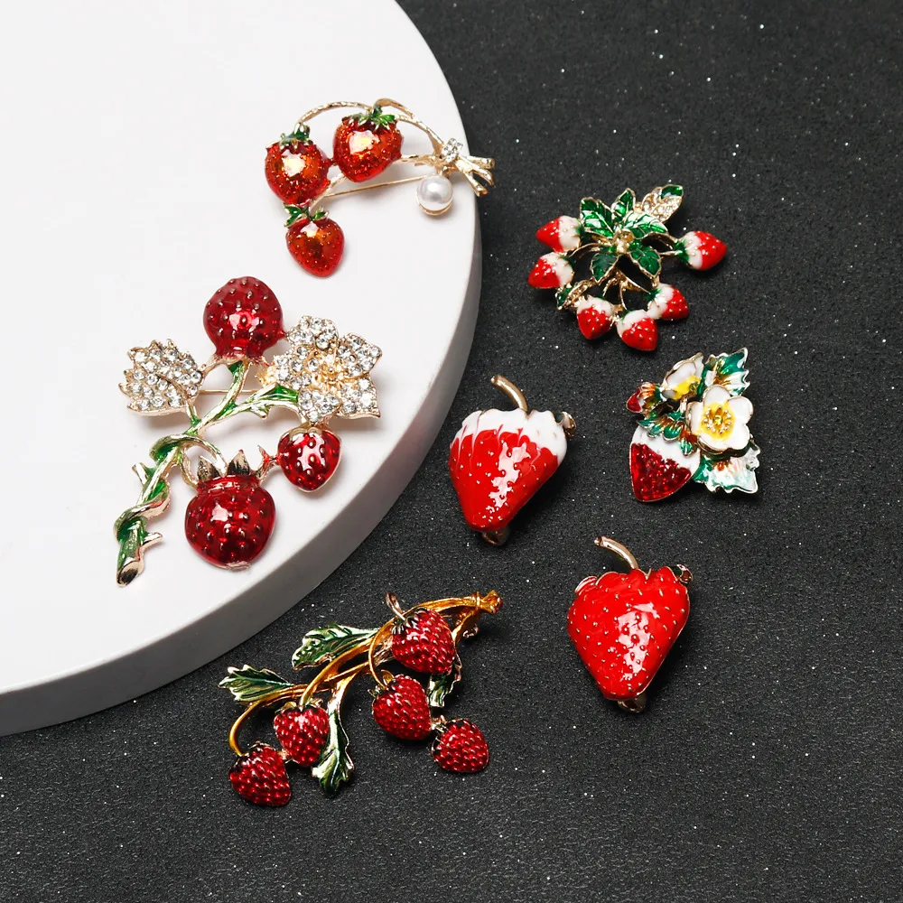 Women Fashion Fresh Sweet Strawberry Brooch Exquisite Brooch