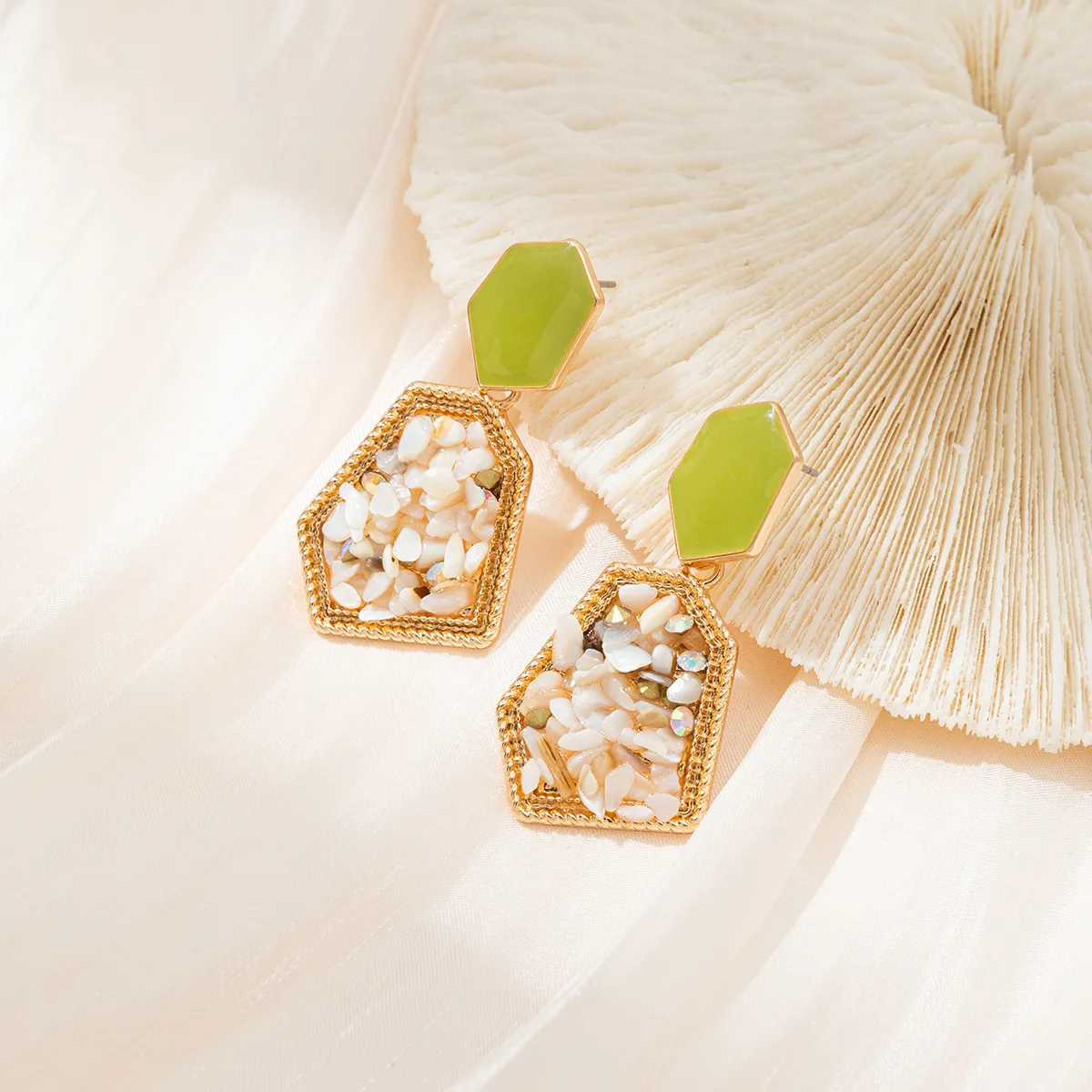 Fashion Irregular Inlaid Gravel Earrings