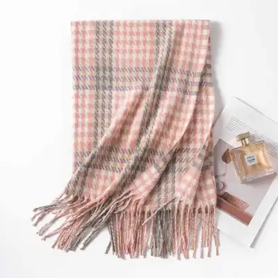 Women Contrast Color Houndstooth Scarf