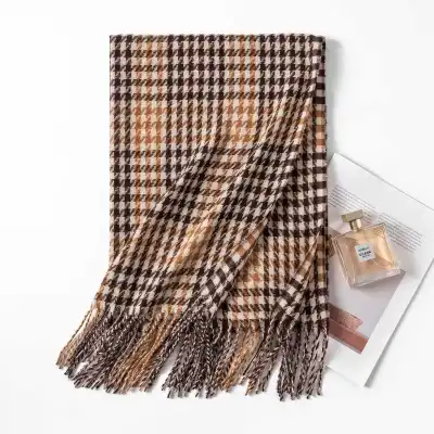 Women Contrast Color Houndstooth Scarf