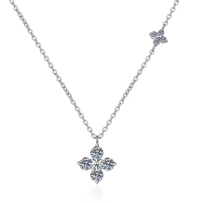 Women's Fashion Silver Four-Leaf Moissanite Necklace