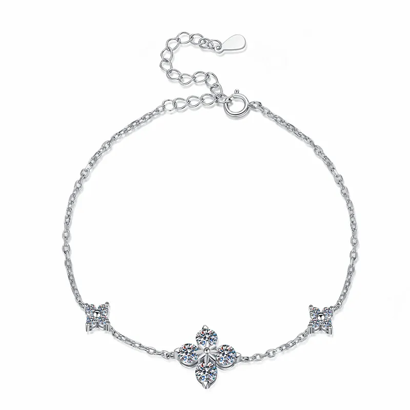 Women Fashion Sterling Silver Four-Leaf Clover Moissanite Bracelet