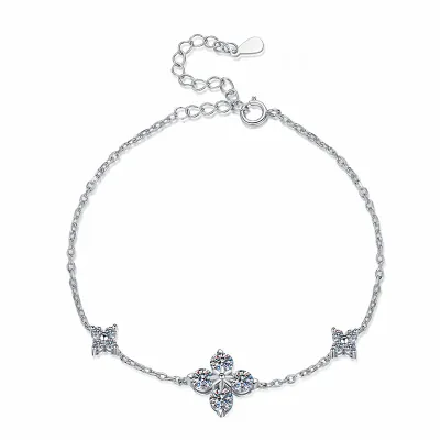 Women Fashion Sterling Silver Four-Leaf Clover Moissanite Bracelet