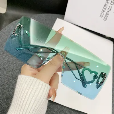 Women Fashion Heart-Shaped Square Metal Frame AC Lens Sunglasses