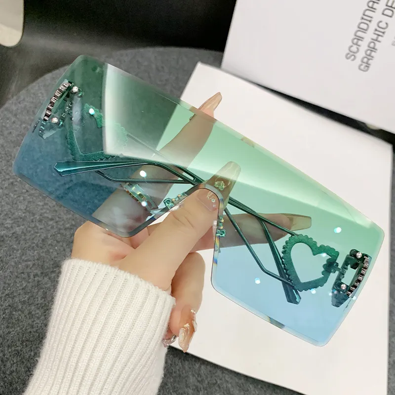 Women Fashion Heart-Shaped Square Metal Frame AC Lens Sunglasses