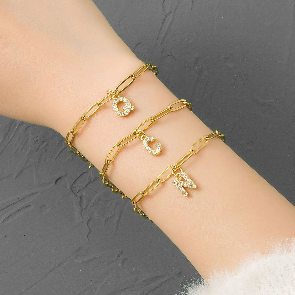 Fashion Simple 26 Alphabet Stainless Steel Chain Pendant Bracelet for Women