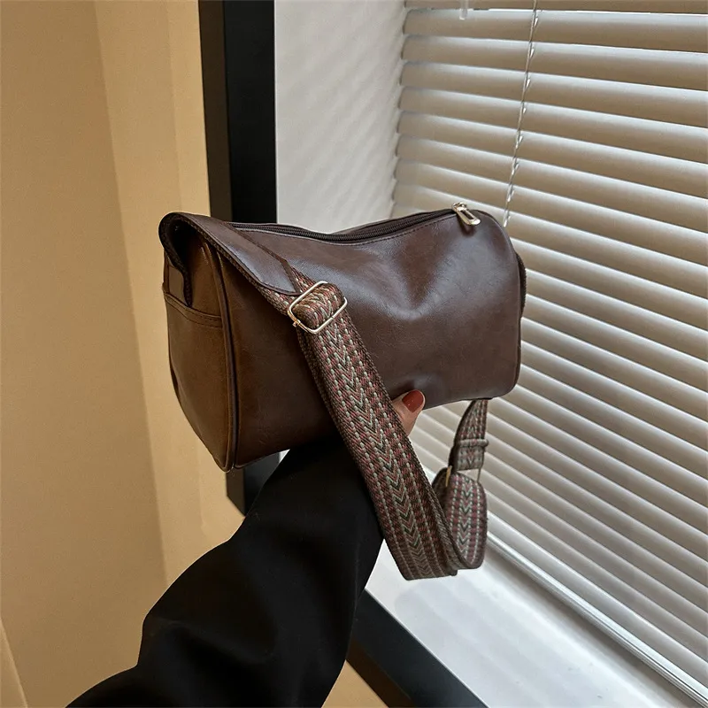 Women Fashion Retro Solid Color PU Cylindrical Shoulder Bag