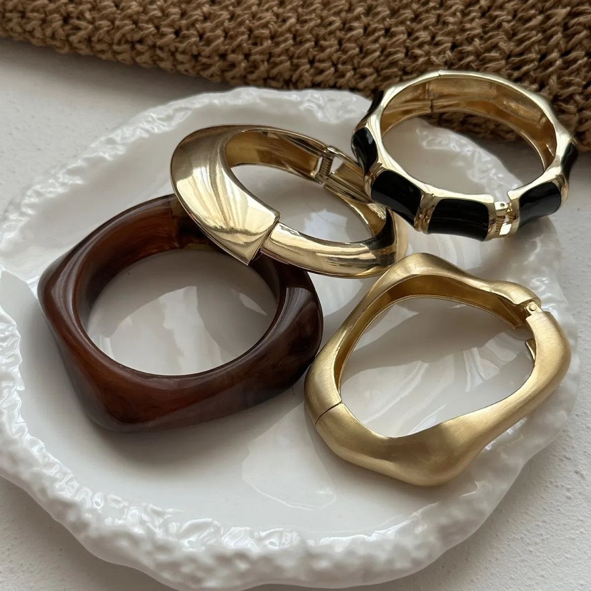 Women's Fashion Retro Irregular Alloy Bracelet