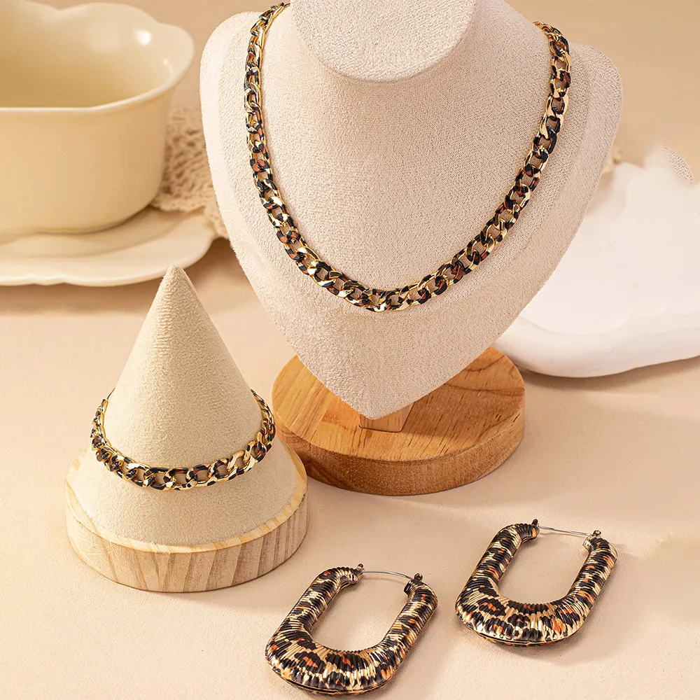 Women Retro Exaggerated Flowing Leopard U-Shaped Earrings Necklace Bracelet Three-Piece Set