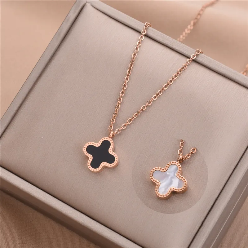 Women's Fashion Simple 18k Rose Gold Four-Leaf Clover Titanium Steel Necklace