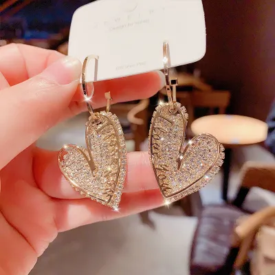 Fashion Heart-Shaped Rhinestone Alloy Earrings
