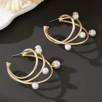 Simple Elegant Pearl Circle Stud Earrings