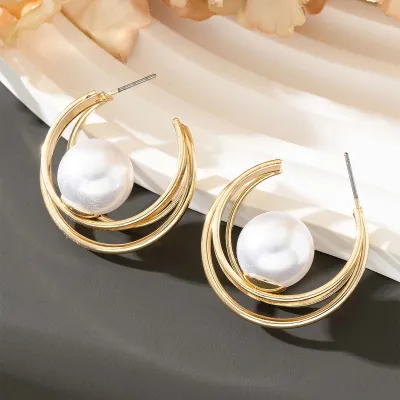 Simple Elegant Pearl Circle Stud Earrings