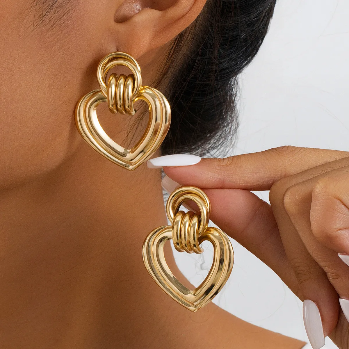 Fashion Simple Metal Heart Earrings for Women