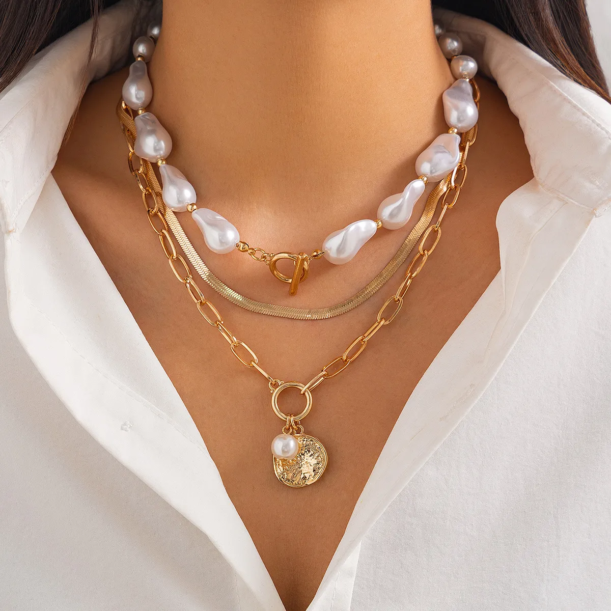 Vintage Metal Pearl Multilayer Baroque Necklace Clavicle Chain Geometric Literature Art Retro Pendant Alloy