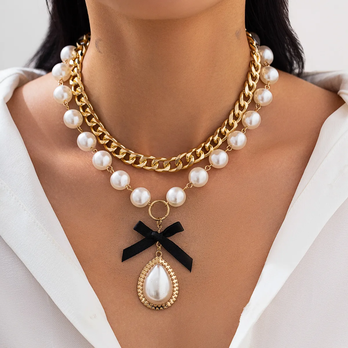 Fashion Alloy Pearl Bow Multilayer Necklace Clavicle Chain Light Luxury Jewelry